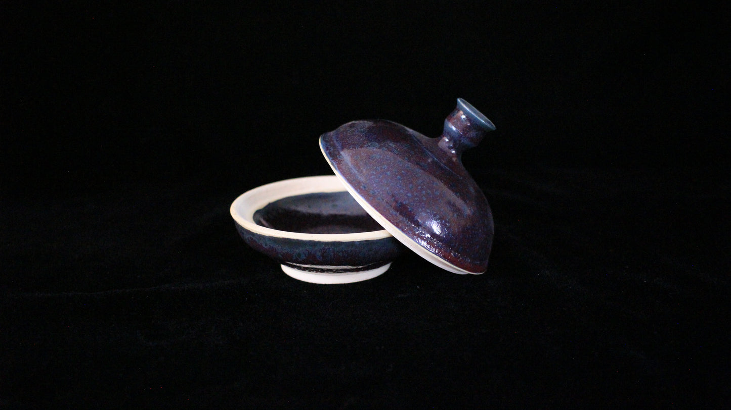 Nestis Dome-lidded jar